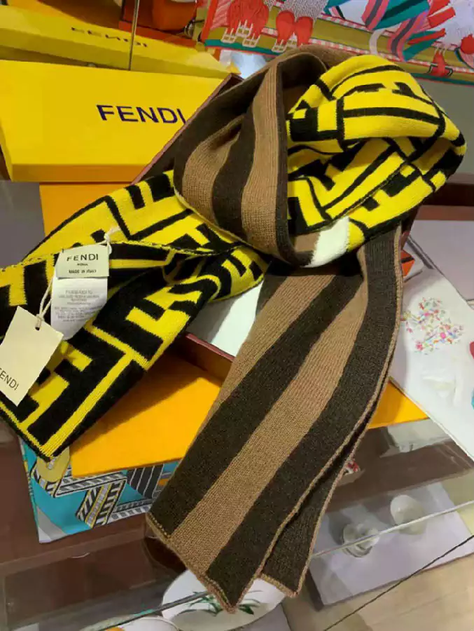 FENDI マフラー 高級